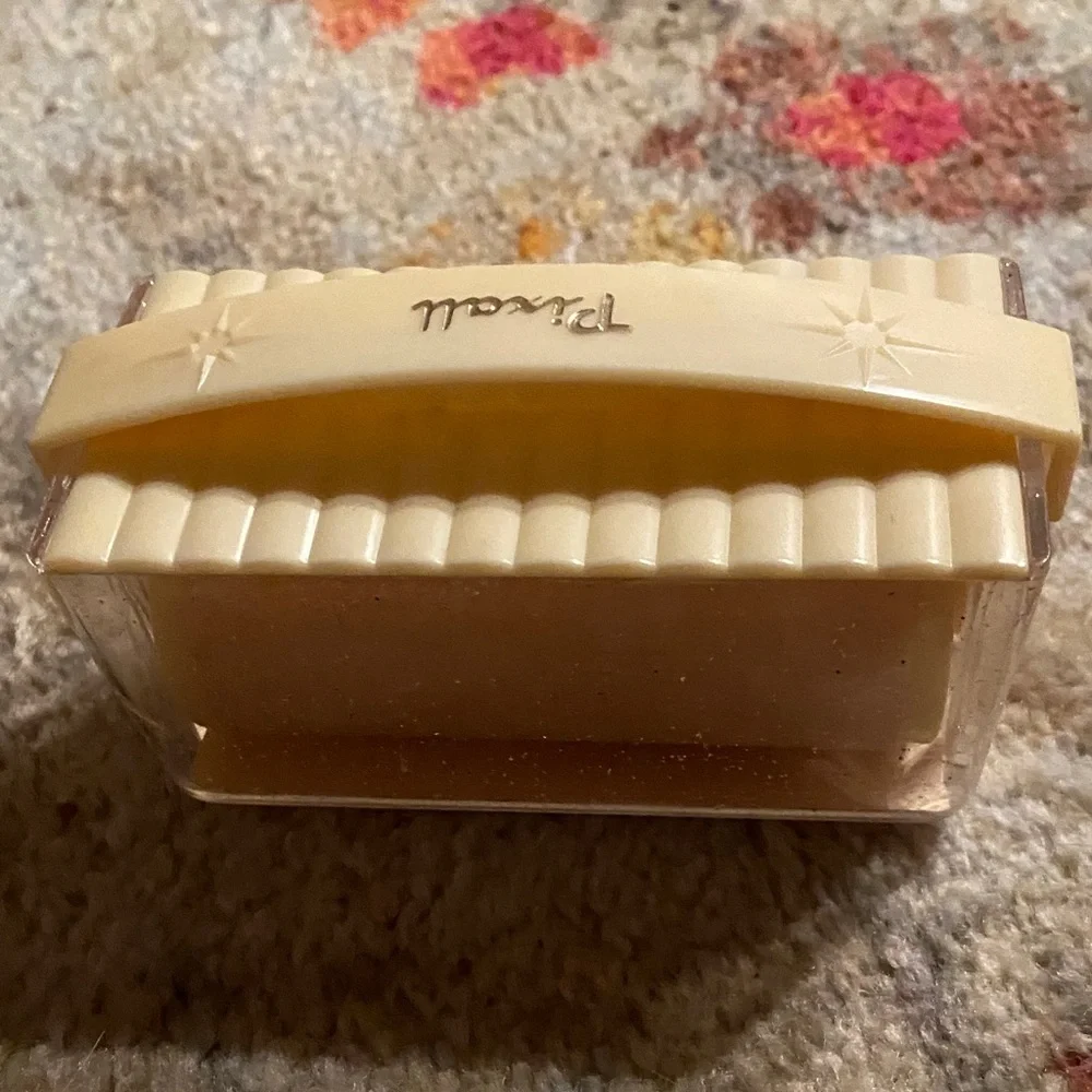 Vintage compact lint